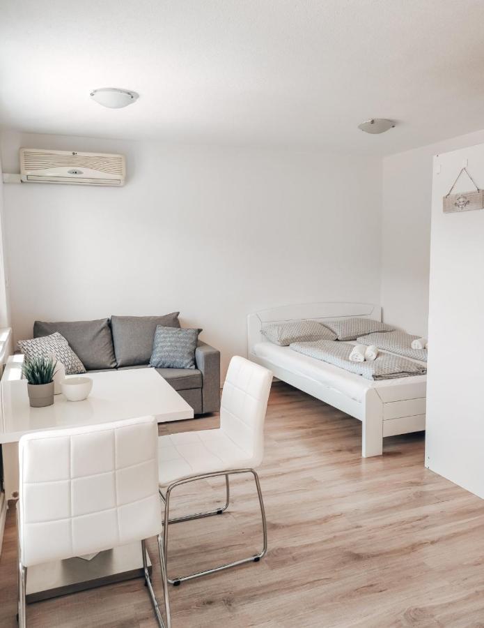 Studio Apartment Sanya Λιουμπλιάνα Εξωτερικό φωτογραφία